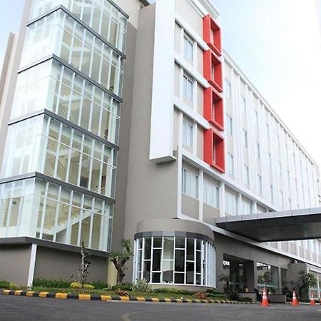 Horison Hotel Sukabumi Exterior photo