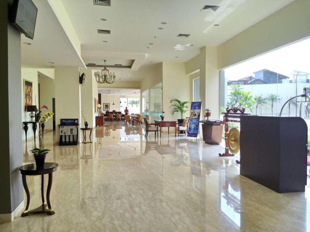 Horison Hotel Sukabumi Exterior photo