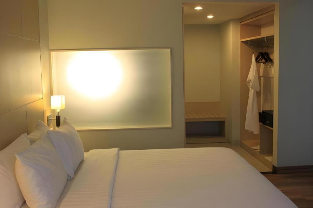 Horison Hotel Sukabumi Exterior photo