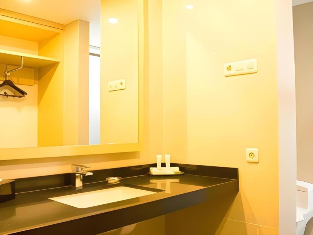 Horison Hotel Sukabumi Exterior photo