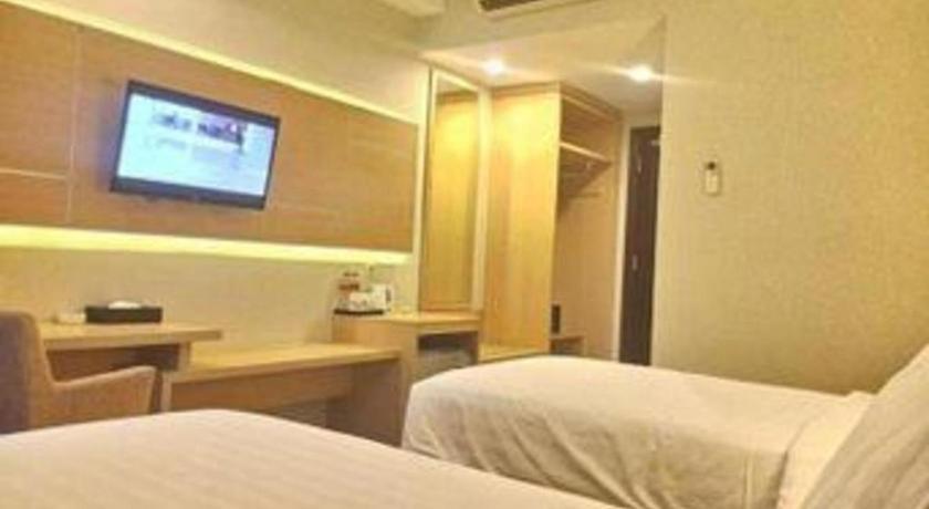 Horison Hotel Sukabumi Exterior photo